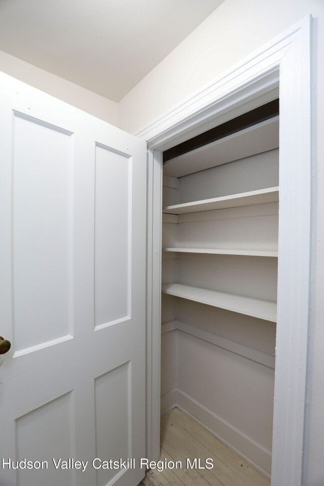 Building Photo - 16 John St