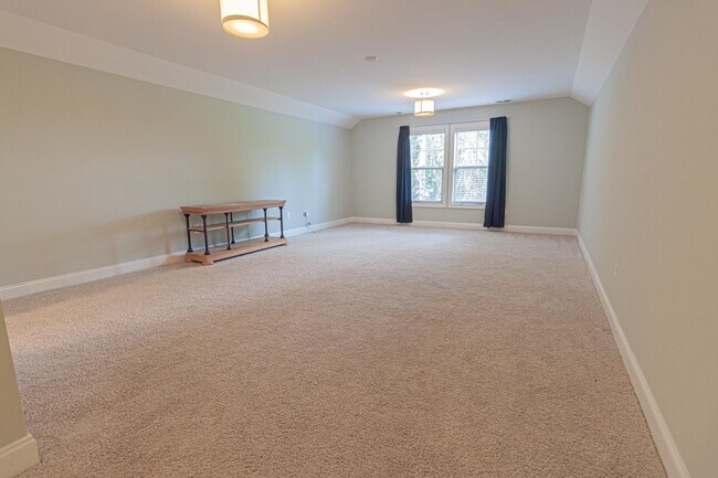 Building Photo - 2402 Via Palma Dr