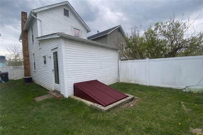 Building Photo - 229 Ave A