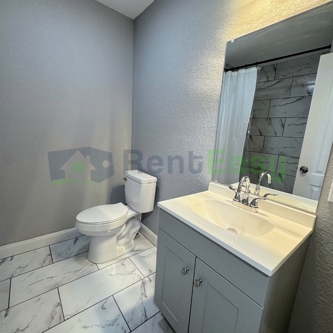 Building Photo - 511 Mason Ave