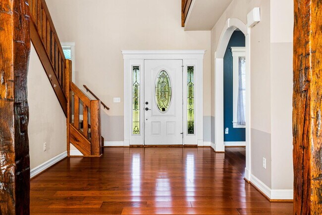 Building Photo - 950 Marshall Lakes Dr