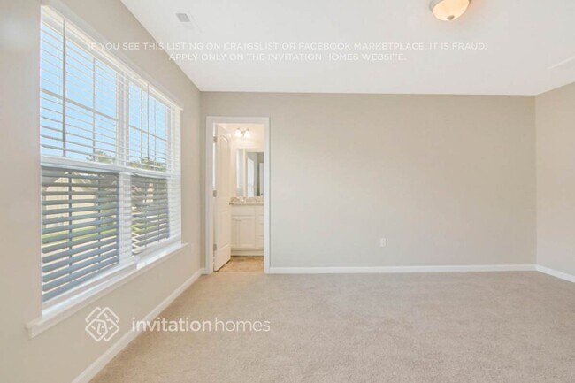 Building Photo - 920 Lakemont Dr
