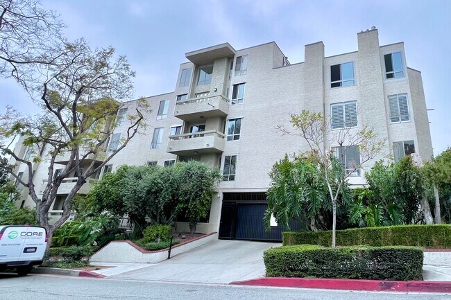 Building Photo - 8960 Cynthia St