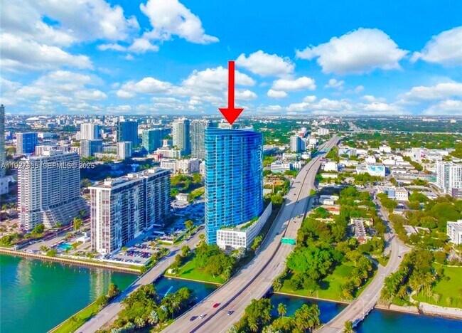 Building Photo - 601 NE 36th St