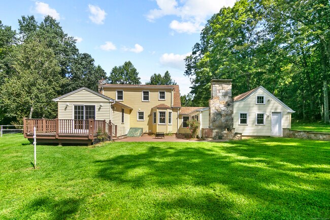 Building Photo - 26 Great Hillwood Rd
