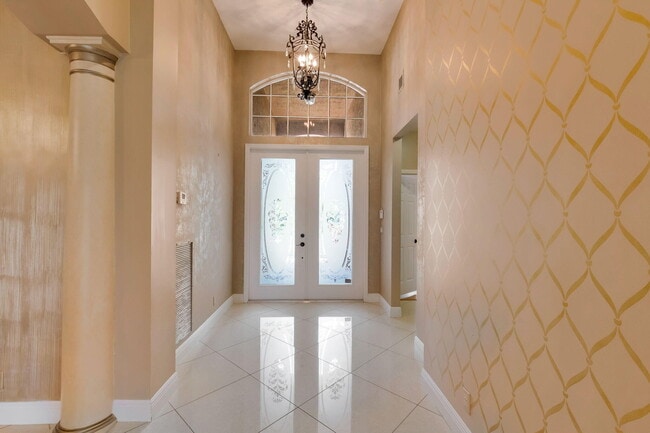 Building Photo - 12372 Cascades Pointe Dr
