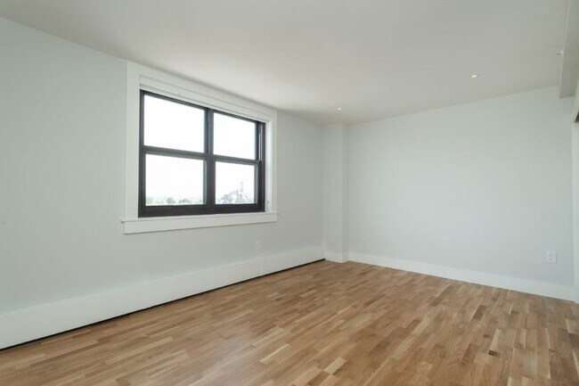 Building Photo - 1410 Columbia Rd