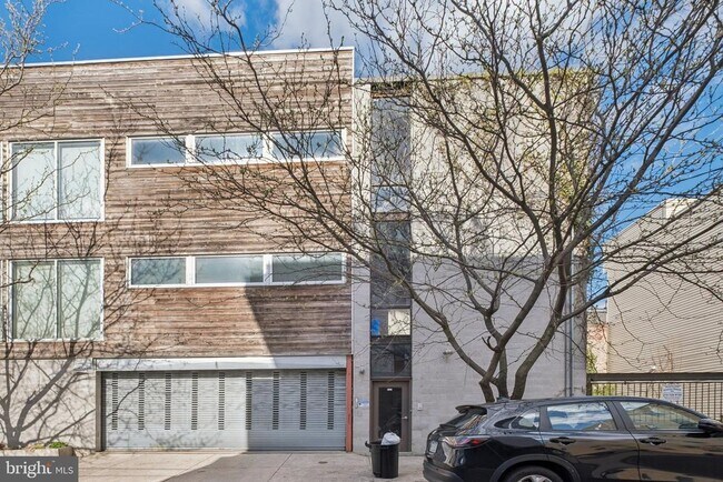 Building Photo - 1116 N Bodine St