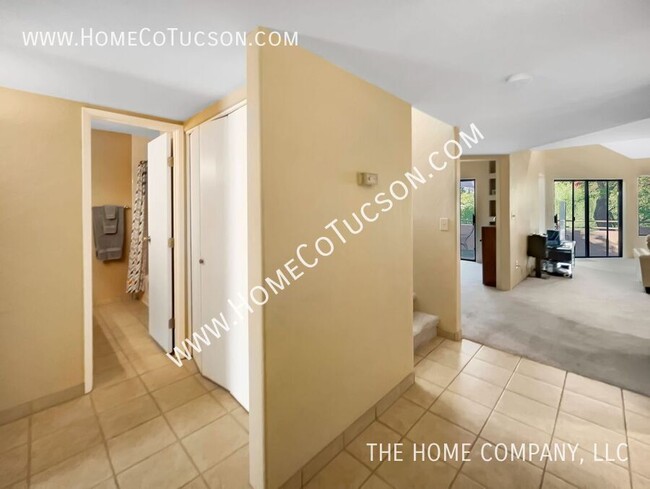 Building Photo - Short Term Furnished Foothills Condo-