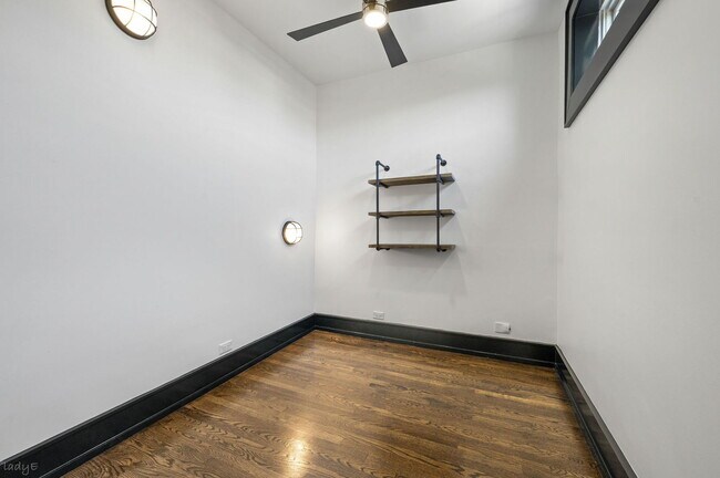 Building Photo - 3513 N Sheffield Ave