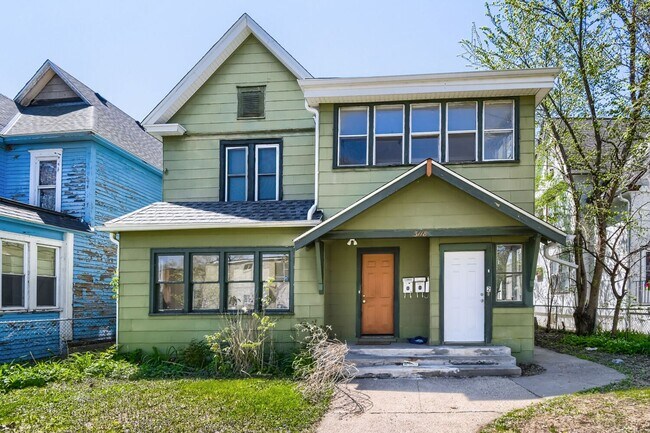 Building Photo - 3118 Pleasant Ave