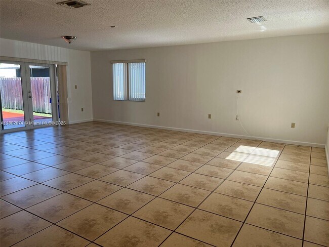Building Photo - 432 NW 23rd Pl