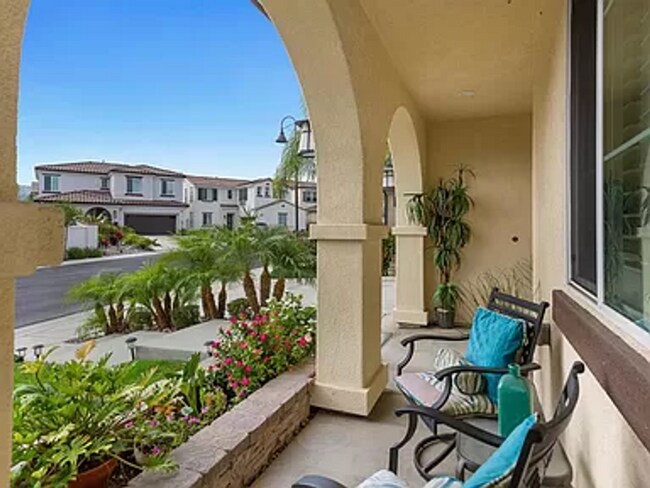 Building Photo - Beautiful, Partially Furnished Oceanside Home