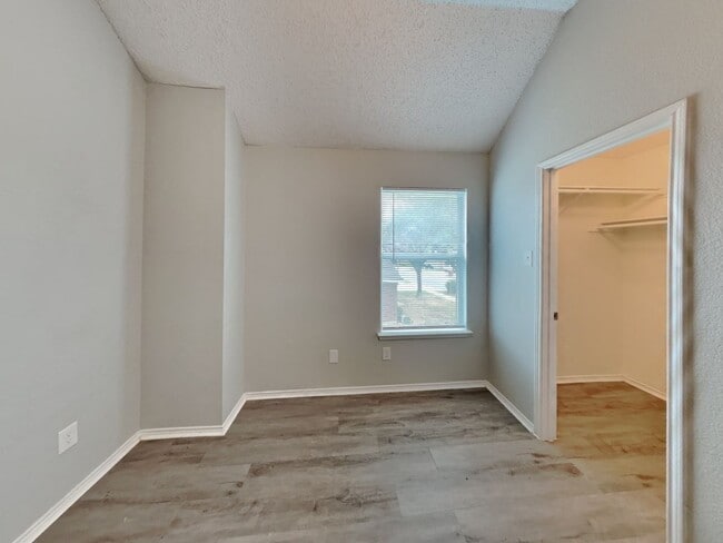 Building Photo - Beautiful 4BR Home in Denton with Fireplace, Fenced Yard & Garage