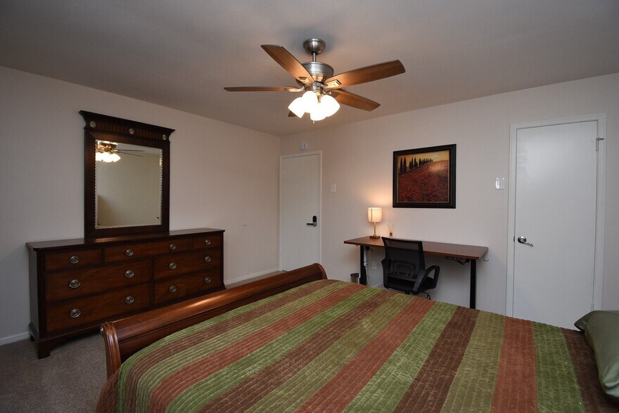 Building Photo - 7907 Aleta Dr