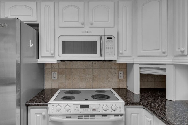 Building Photo - 479 Calle Cadiz