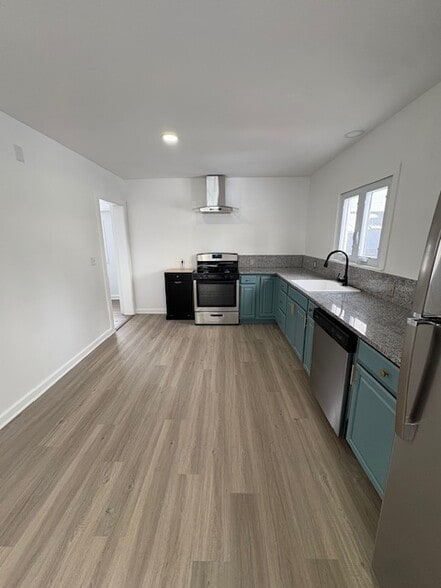 Building Photo - 608 Ridge Rd