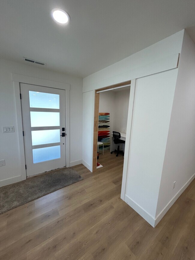 Building Photo - 2317 Timpview Dr