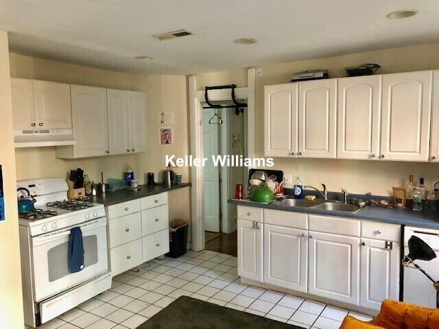Primary Photo - 21 Bucknam St