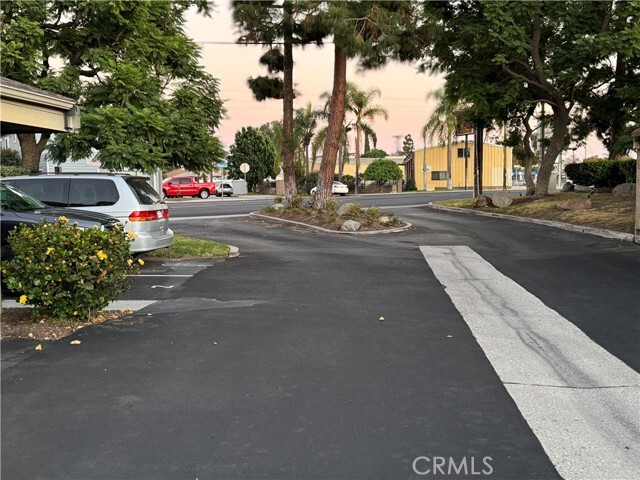 Building Photo - 5497 Twin Lakes Dr