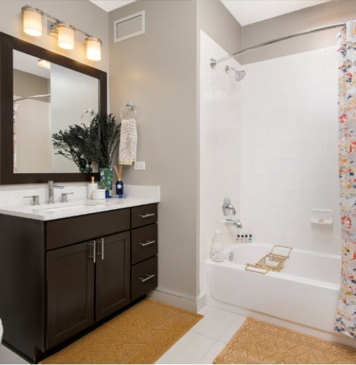 Building Photo - 353 E Ohio St