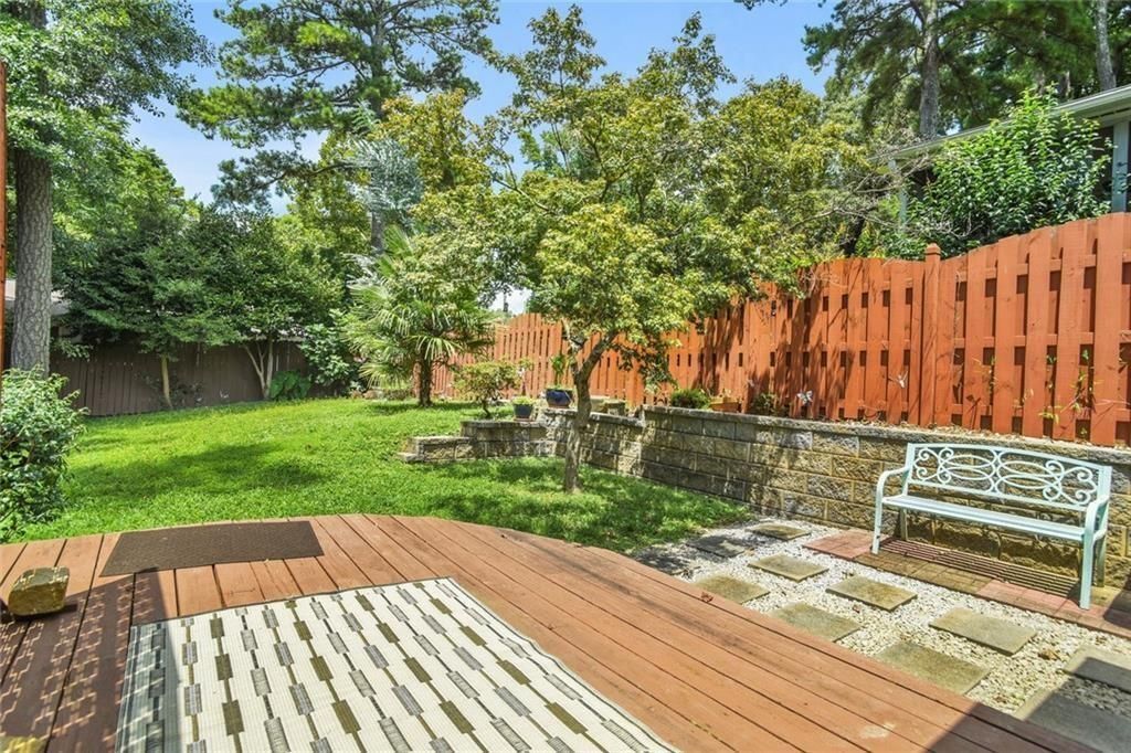 Building Photo - 2056 Arlington Ave NE