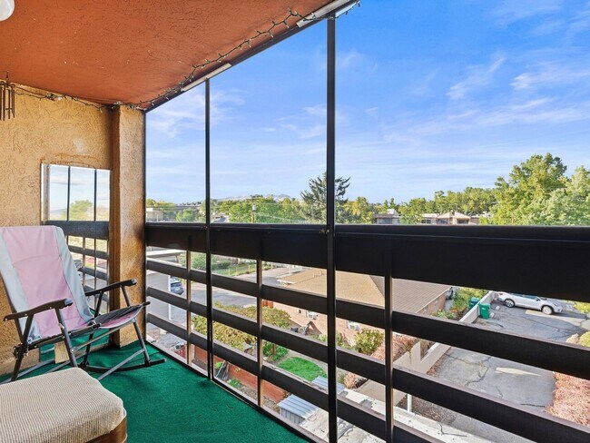 Building Photo - Unique fully furnished one bedroom condo i...