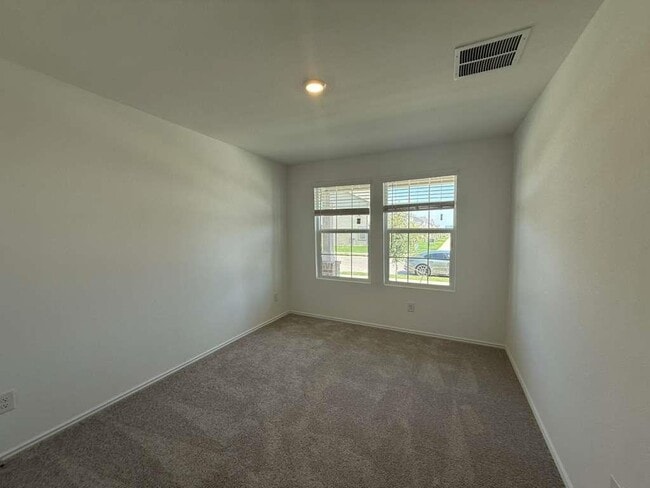 Building Photo - 623 Sormonne Lp