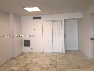 Building Photo - 2655 Collins Ave