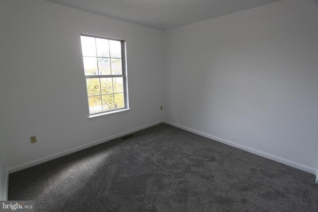 Building Photo - 160 Stadium Cir