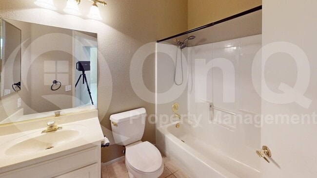 Building Photo - 13853 N Lobelia Way