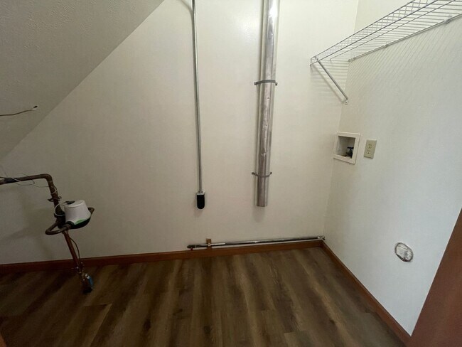 Building Photo - 129 Watertower Ct
