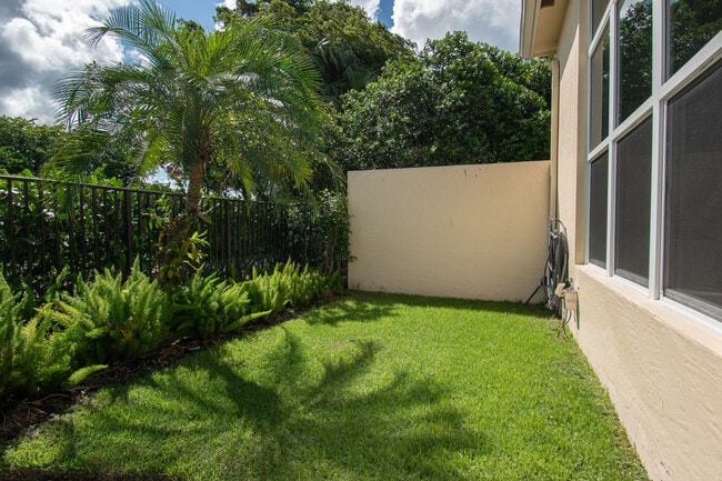 Building Photo - 7916 Montecito Pl
