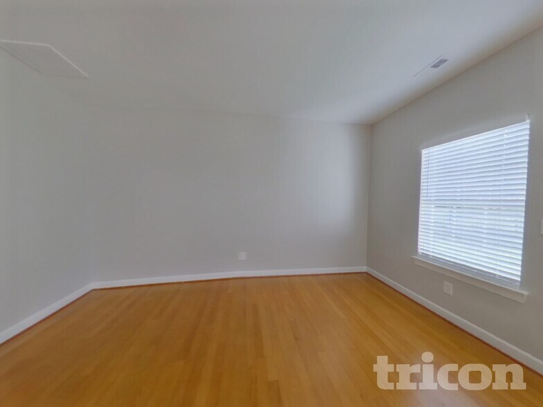 Building Photo - 2625 Sierra Chase Dr