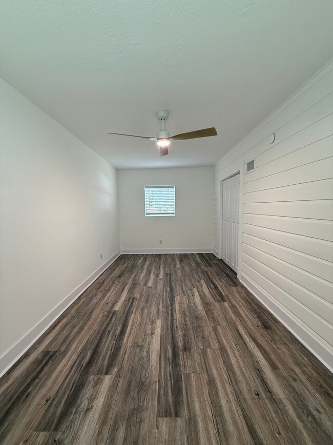 Building Photo - 705 Stanford St