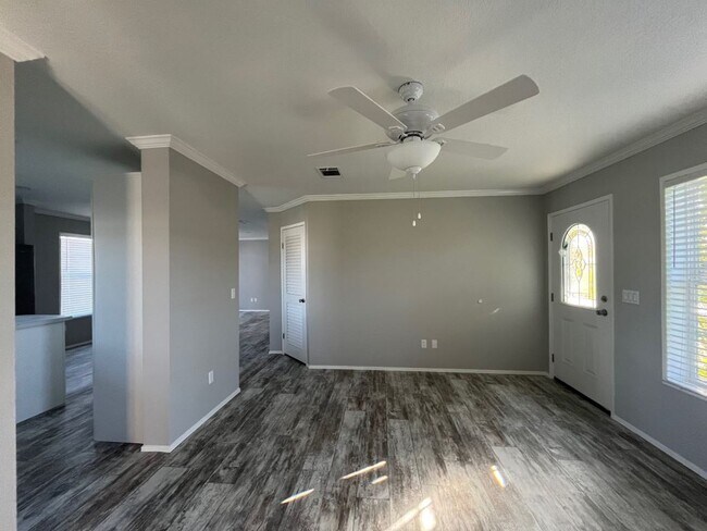 Building Photo - 36 Eland Dr