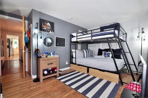 Building Photo - 349 Naubuc Ave