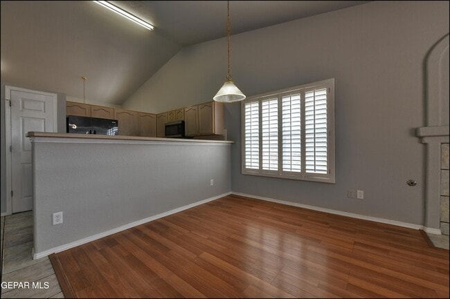Building Photo - 7089 Black Ridge Dr