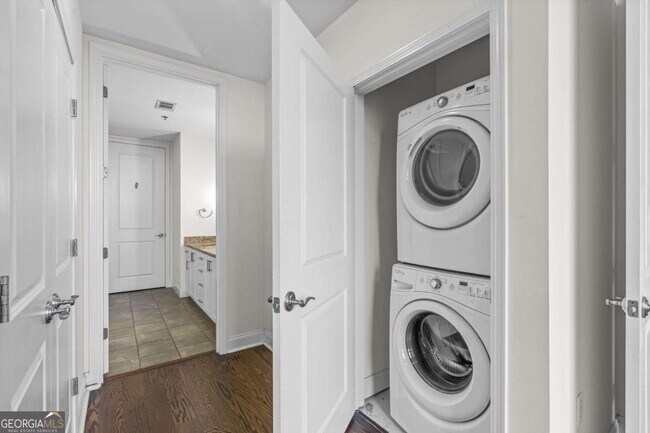 Building Photo - 270 17th St NW