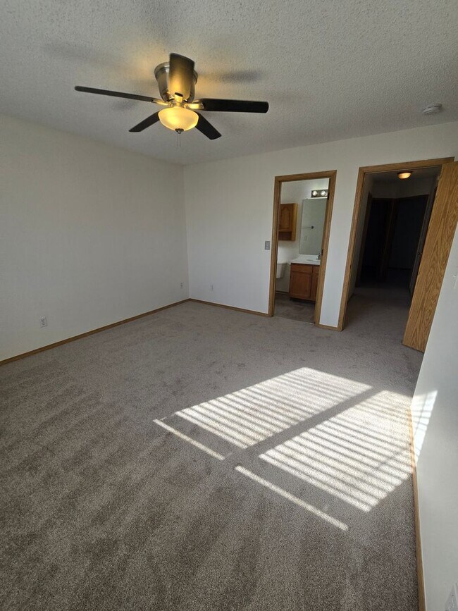 Building Photo - Single family home in Cul-De-Sac