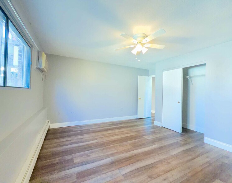 Building Photo - 31 Andrew St