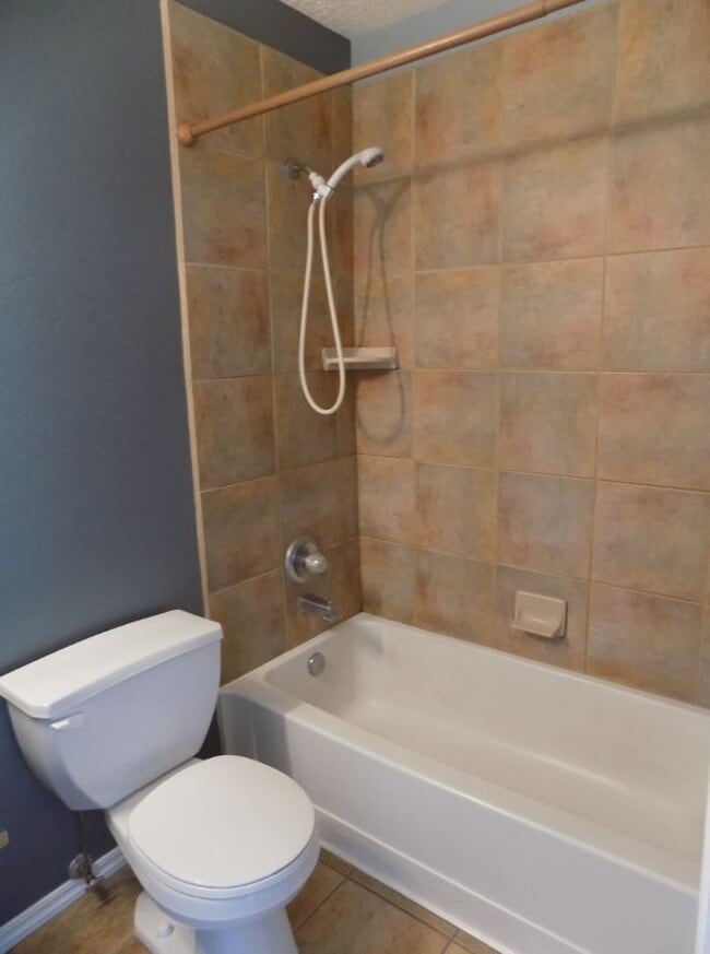 Building Photo - Beautiful 3 Bedroom 2 Bathroom Home Located in Ventana Ranch!!