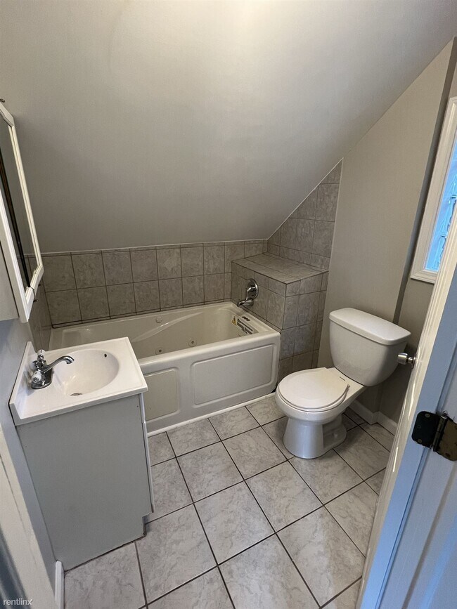 Building Photo - 4 br, 2 bath House - 918 Logan Street Sout...