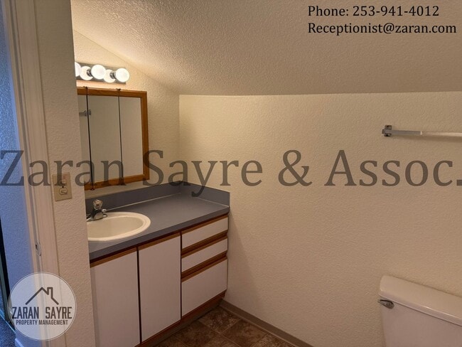 Building Photo - 756 - Three Bedroom, Three Bath in Auburn!