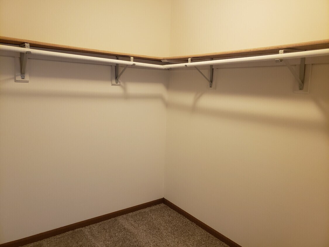 Building Photo - 934 Rockefeller Ln
