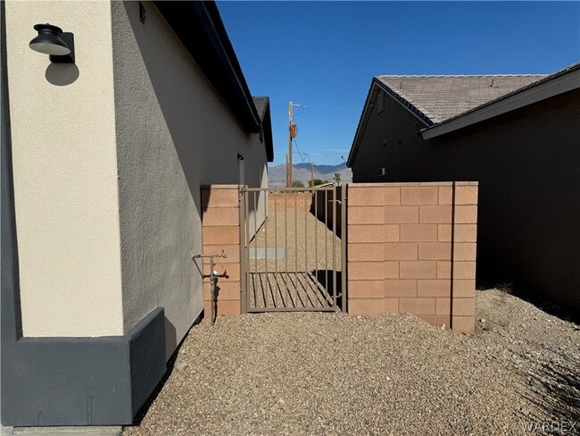 Building Photo - 5079 S Jacaranda Pl
