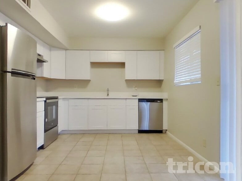 Building Photo - 809 95th Pl