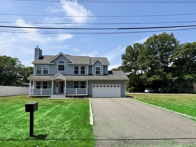 Building Photo - 497 Carnation Dr