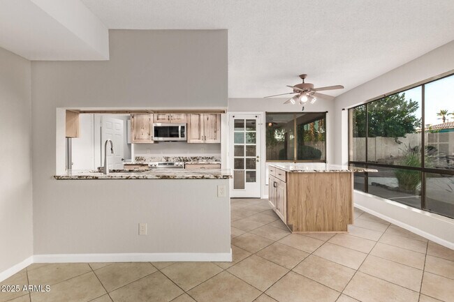 Building Photo - 4912 E Ludlow Dr