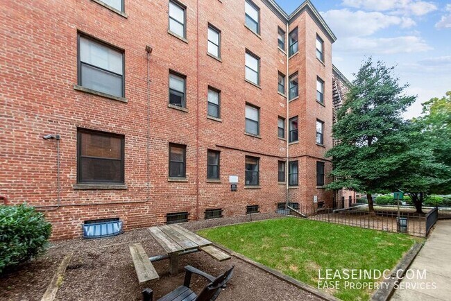 Building Photo - 1438 Meridian Pl NW